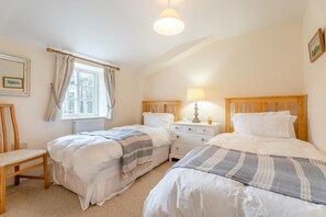 Iron/ironing board, travel cot, free WiFi, bed sheets - 2 Bed in Spennithorne (oc-t35182) (Spennithorne)