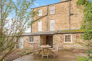 Outdoor dining - 2 Bed in Spennithorne (oc-t35182) (Spennithorne)