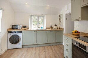 Oven, dishwasher, cookware/dishes/utensils - 2 Bed in Chideock (oc-c36616) (Chideock)
