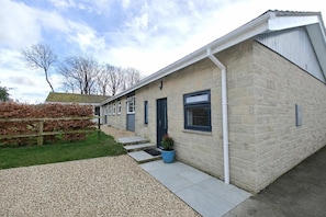 Exterior - 1 Bed in Tisbury (oc-b36626) (Tisbury)