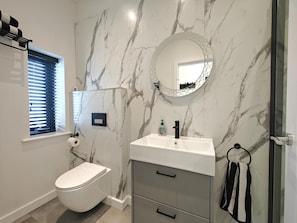 Towels - 1 Bed in Tisbury (oc-b36626) (Tisbury)
