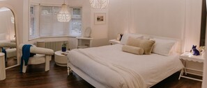 Iron/ironing board, free WiFi, bed sheets - 2 Bed in Colwyn Bay (oc-b36345) (Colwyn Bay)