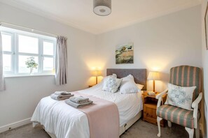 Iron/ironing board, free WiFi, bed sheets - 2 Bed in Upottery (oc-g36294) (Upottery)