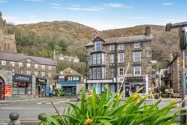 Exterior - 2 Bed in Barmouth (oc-a36346) (Barmouth)