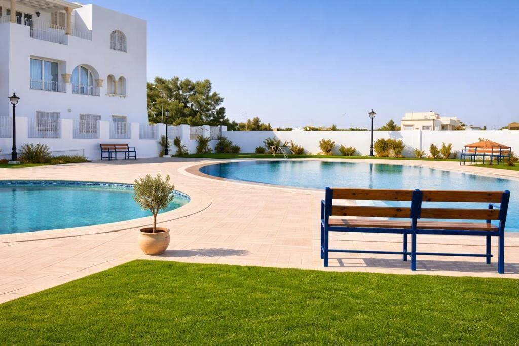 Familienapartment, Balkon, Gartenblick | Pool | Außenpool (je nach Saison geöffnet)