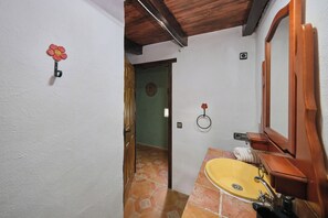 Bathroom - Vrbo Property (Fornes)