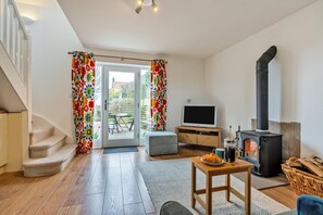 TV, fireplace - 1 Bed in Glaisdale (oc-m36059) (Glaisdale)