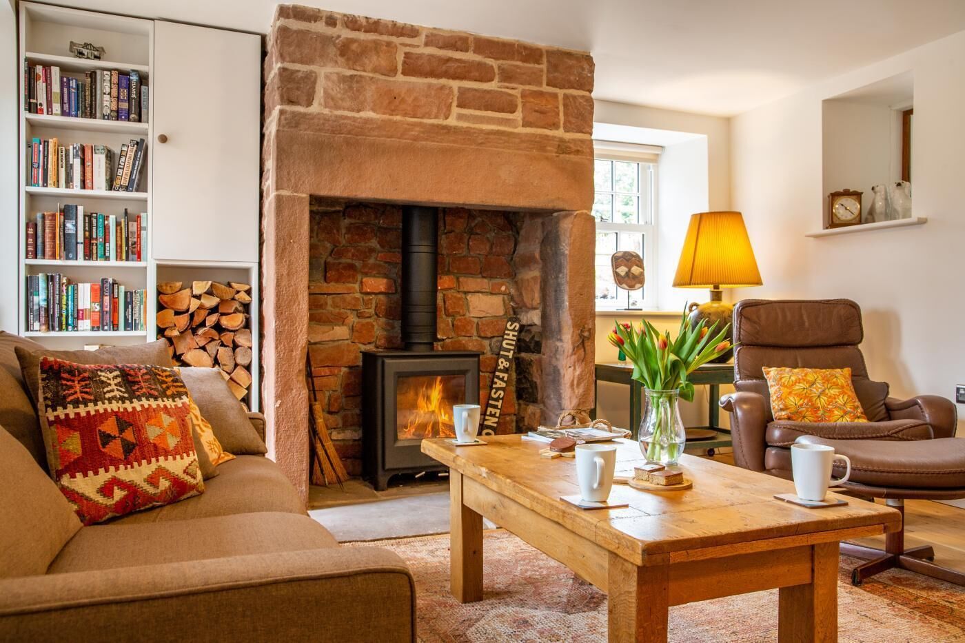 TV, fireplace