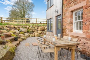 Outdoor dining - 2 Bed in Glassonby (oc-h36925) (Glassonby)