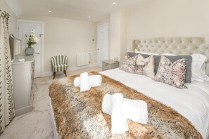 Iron/ironing board, travel cot, free WiFi, bed sheets - 2 Bed in Bamburgh (oc-coq121) (Bamburgh)