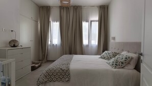 2 chambres, bureau, fer et planche à repasser, Wi-Fi gratuit