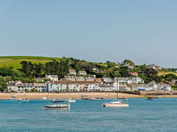 Beach - 2 Bed in Appledore (oc-j36297) (Appledore)