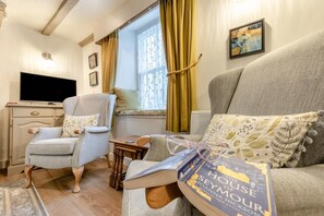 TV - 2 Bed in Appledore (oc-j36297) (Appledore)