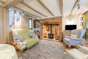 TV - 2 Bed in Appledore (oc-j36297) (Appledore)
