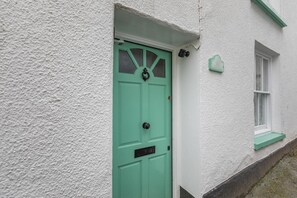 Exterior detail - 2 Bed in Appledore (oc-j36297) (Appledore)