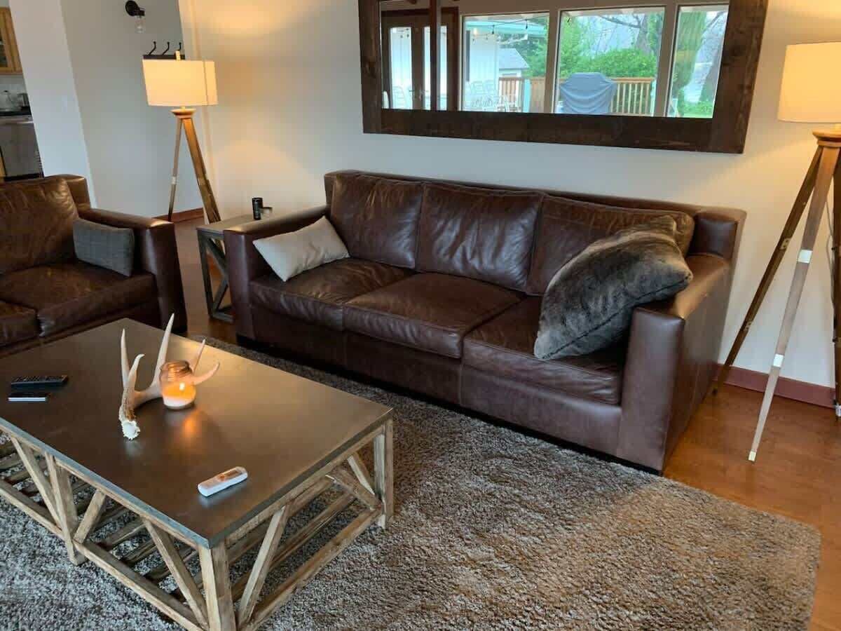 Fernseher, Kamin, Arbeitsbereiche