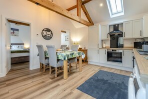 Dining - 2 Bed in Northwood (oc-e36022) (Wem Rural)