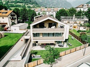 Exterior - Suite by Silvy—just a 2-minute walk from the historic center of Sterzing (Sterzing)