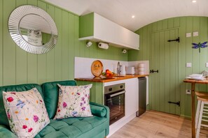 Interior - 1 Bed in Marden (oc-c34994) (Horsmonden)