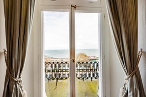 Interior - 3 Bed in Ilfracombe (oc-h36896) (Ilfracombe)