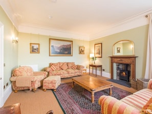 TV, fireplace - 7 Bed in Ellon (oc-ca249) (Methlick)