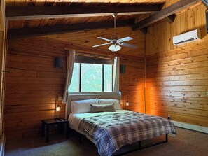 3 habitaciones, tabla de planchar con plancha, wifi y ropa de cama