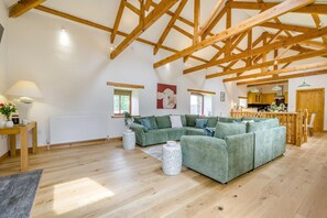 TV - 4 Bed in St. Ervan (oc-m36908) (Saint Ervan)
