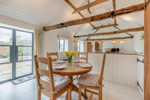 Dining - 1 Bed in Peasmarsh (oc-staohf) (Peasmarsh)