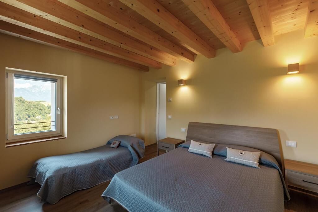 Comfort-Dreibettzimmer, Bergblick | Verdunkelungsvorhänge, kostenloses WLAN