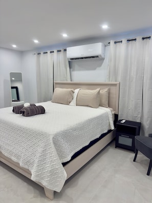 2 Schlafzimmer, Schreibtisch, Bügeleisen/Bügelbrett, kostenloses WLAN
