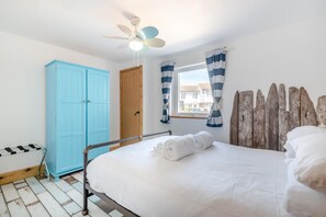 Bügeleisen/Bügelbrett, Reisekinderbett, kostenloses WLAN, Bettwäsche