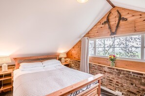 Iron/ironing board, free WiFi, bed sheets - 2 Bed in Hunston (oc-s36323) (Hunston)