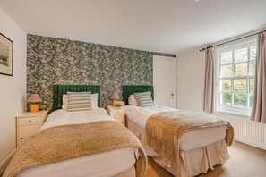 Bügeleisen/Bügelbrett, kostenloses WLAN, Bettwäsche