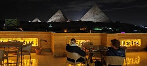Outdoor dining - Pyramids Kingdom (Giza Governorate)