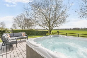Terrace/patio - 2 Bed in Great Edstone (oc-t36332) (Great Edstone)
