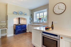 Microwave, oven, dishwasher, high chair - 5 Bed in Holme Next The Sea (oc-2265) (Holme-next-the-Sea)