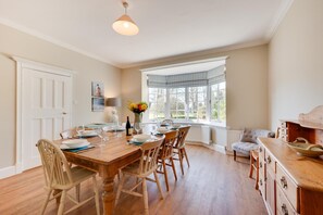 تناول الطعام