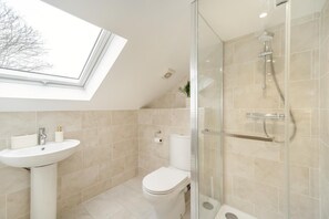 Towels - 1 Bed in Bath (oc-k37860) (Bath)