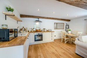 Microwave, oven, dishwasher, high chair - 2 Bed in Parracombe (oc-l36007) (Trentishoe)