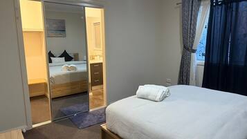 4 bedrooms, iron/ironing board, free WiFi, bed sheets