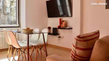 Apartment, Patio, City View | Living area