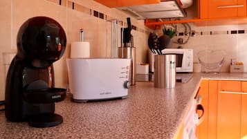 Apartment, Patio, City View | Private kitchen