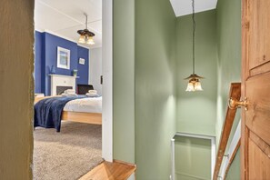 Bügeleisen/Bügelbrett, Reisekinderbett, kostenloses WLAN, Bettwäsche