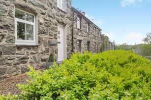 Exterior detail - 2 Bed in Llanystumdwy (oc-g38228) (Llanystumdwy)
