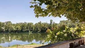 Unclassified image, 3 of 25, button - Holiday Home 'Quai De Loire' with Private Terrace, Private Garden and Wi-Fi (Chouzé-sur-Loire)