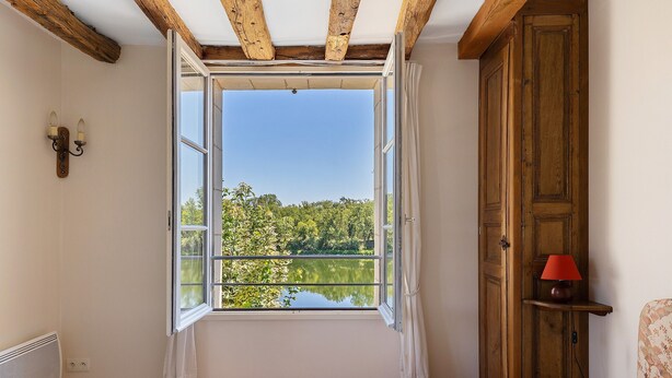 Unclassified image, 1 of 25, button - Holiday Home 'Quai De Loire' with Private Terrace, Private Garden and Wi-Fi (Chouzé-sur-Loire)