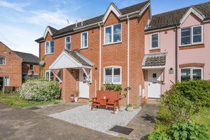 Exterior - 2 Bed in Wangford (oc-h36934) (Wangford)