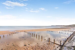 Beach - 1 Bed in Sandsend (oc-s37204) (Sandsend)