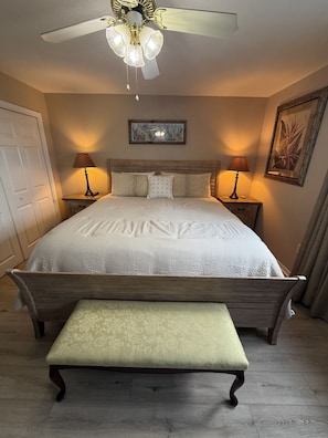 1 Schlafzimmer, Bügeleisen/Bügelbrett