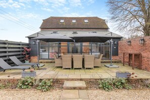 Outdoor dining - 3 Bed in Peasmarsh (oc-graohf) (Peasmarsh)